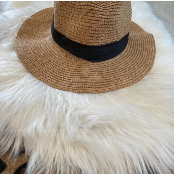 Shein tan straw sun hat with black band NWOT - Picture 3 of 7